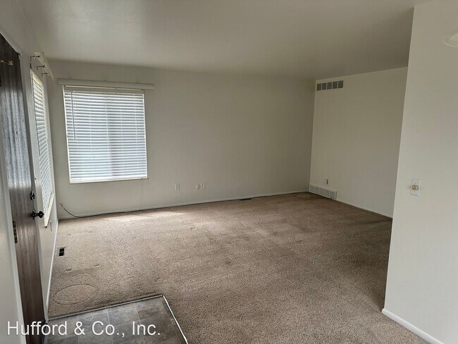 Building Photo - 2 br, 1 bath House - 8759 Chase Drive #174