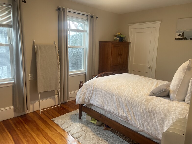 Building Photo - 234 Boylston St