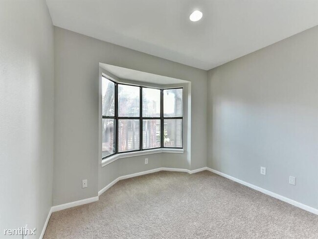 Building Photo - 7447 Cambridge St