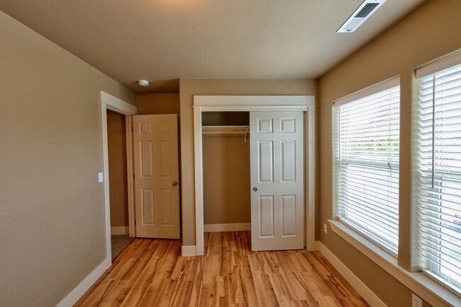 Building Photo - 61167 Cone Flower St