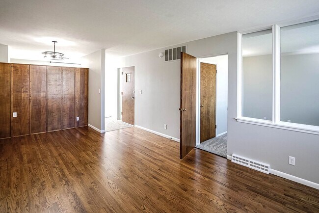 Building Photo - Amazing 2-Bedroom Apartment in Millard!