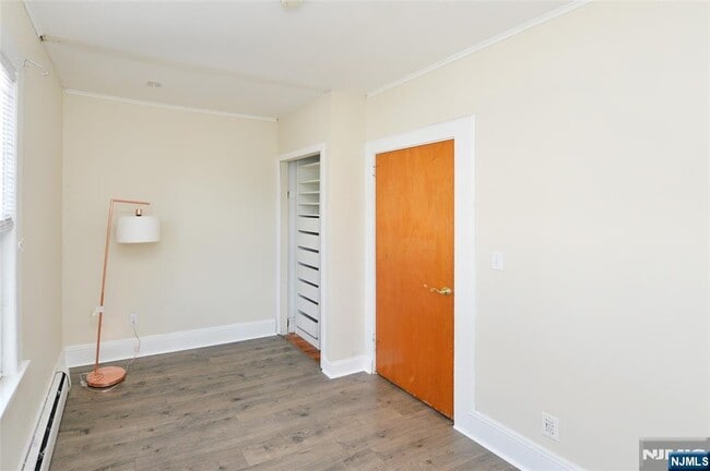 Building Photo - 52 Kovar St