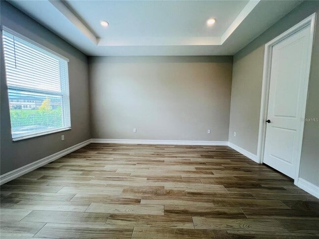 Building Photo - 4567 Tivoli Dr