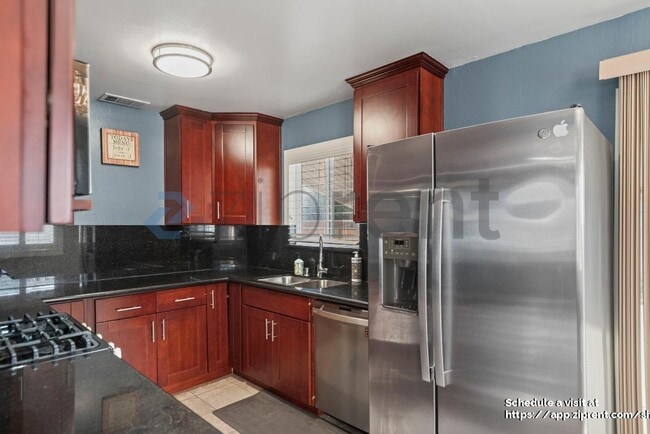 Building Photo - 1814 Armand Dr