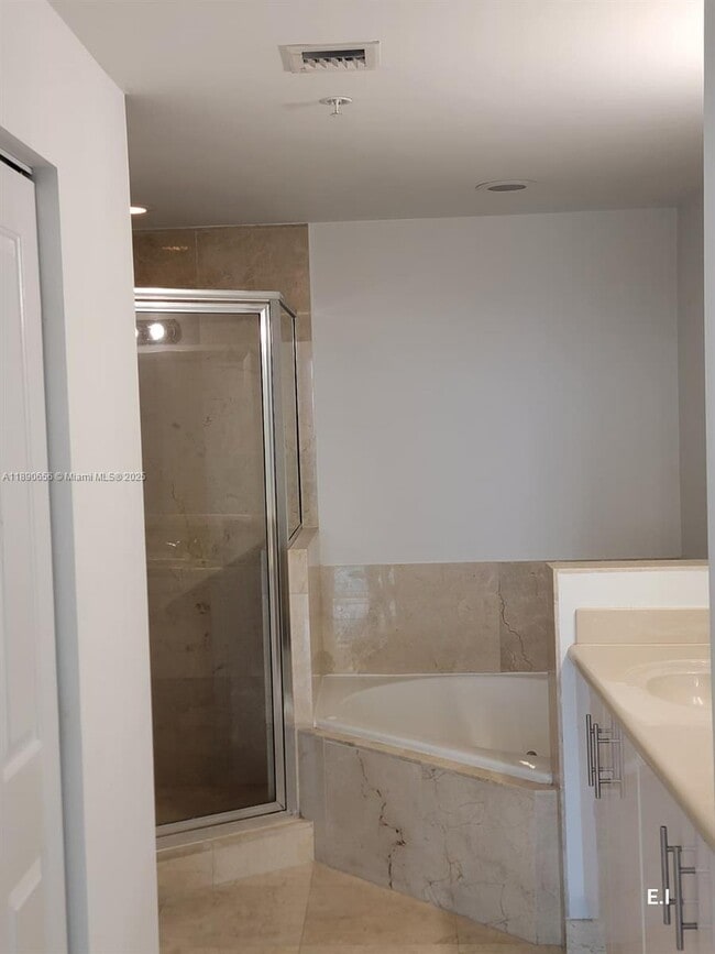 Building Photo - 7900 Harbor Island Dr