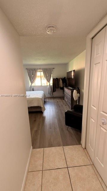 Building Photo - 231 Lakeview Dr