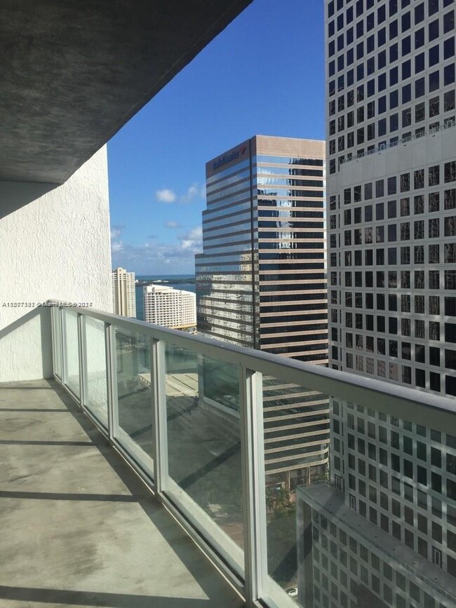 Building Photo - 500 Brickell Ave