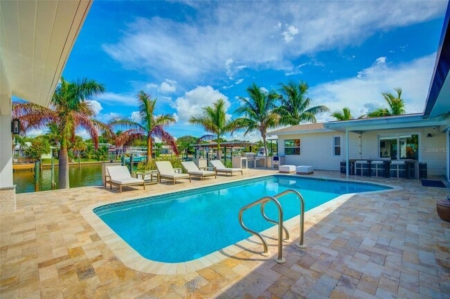 Building Photo - 807 Snug Island