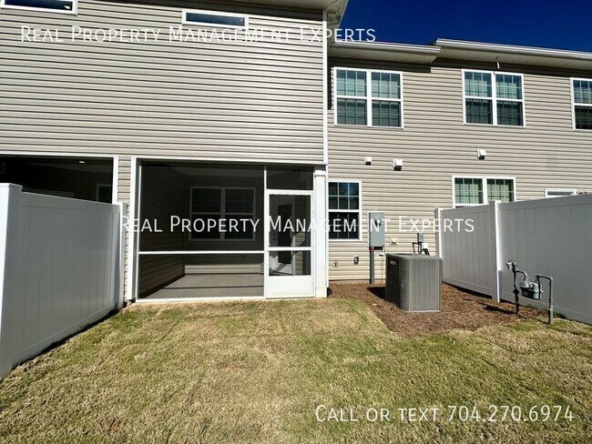 Building Photo - 13123 Cottage Crst Ln