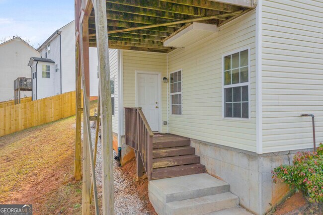 Building Photo - 494 Bishop Ct