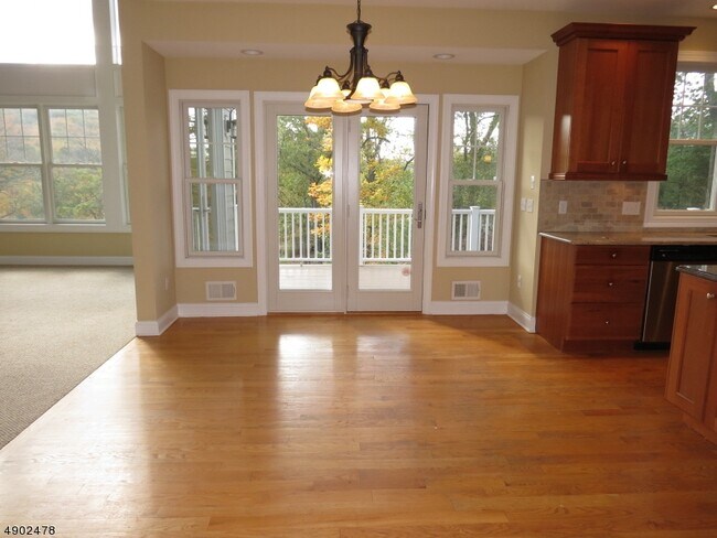 Building Photo - 22 Riverview Dr