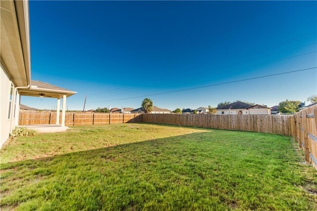 Building Photo - 322 Foxglove Dr