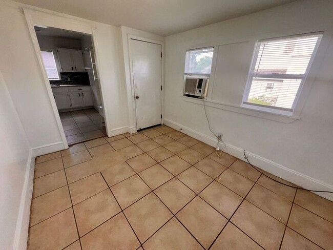 Building Photo - 2330 S Ferncreek Ave