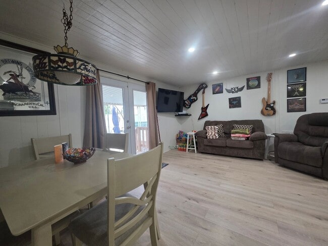 Building Photo - Charming Furnished 3-Bedroom Home in Willow Valley – Short-Term Rental!