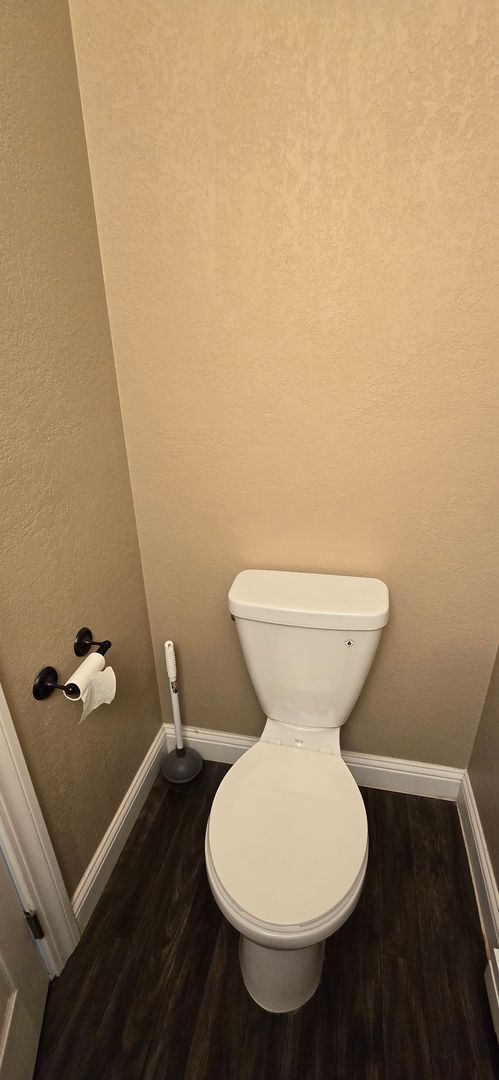 Building Photo - 2 Bedroom, 1.5 Bathroom, 1 Car Garage For Rent In The 4-J Subdivision