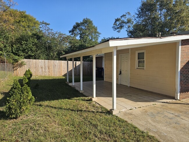Building Photo - 5807 Hunter Rd