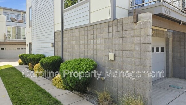 Building Photo - 919 Westbrook Dr
