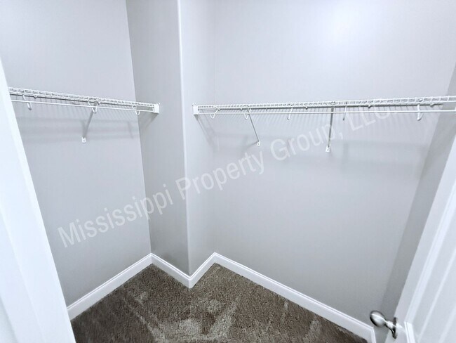 Building Photo - 4BR/4.5BA For Rent