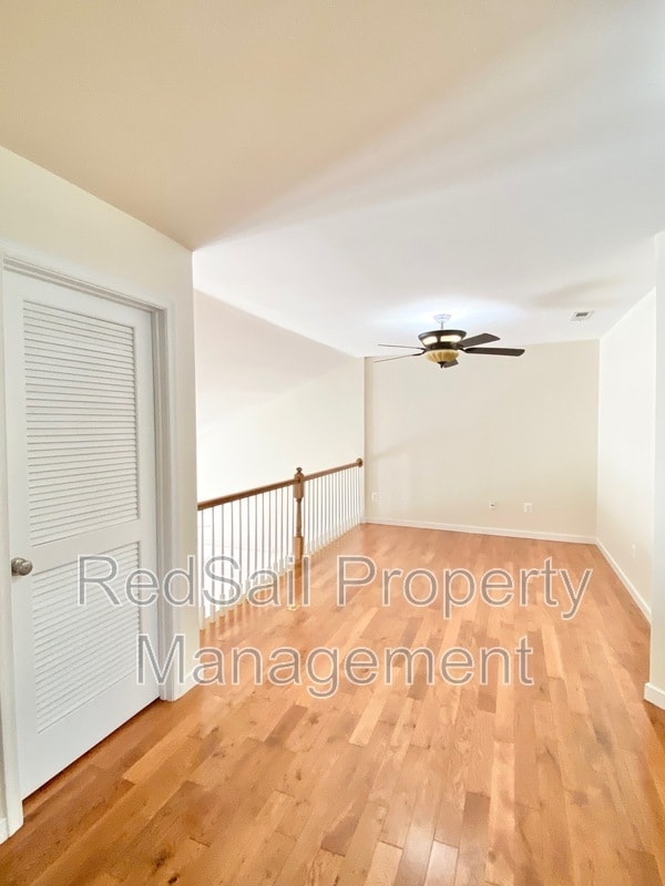 Building Photo - 303 Daniels Dr