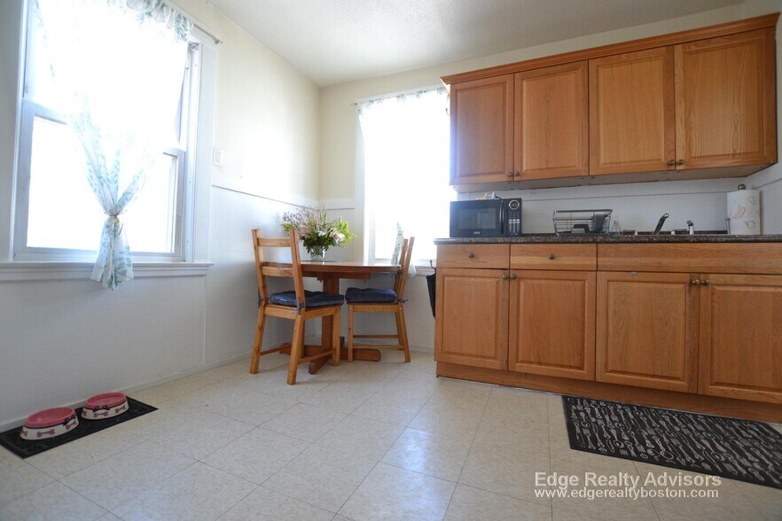 Building Photo - 55 Brock St