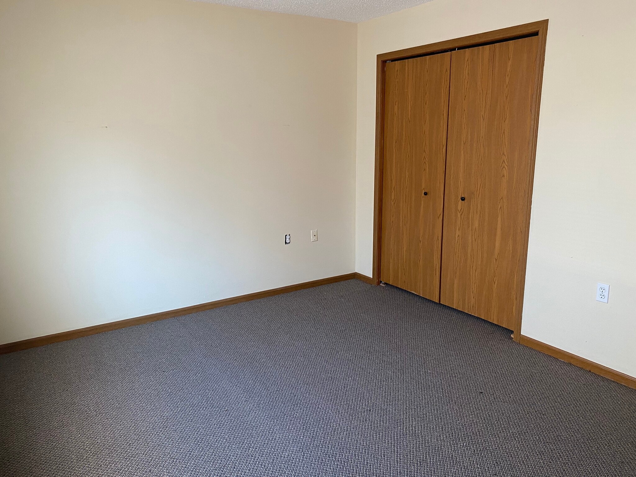 Bedroom 1 - 1405 Moreland St