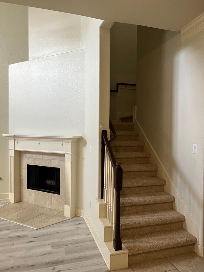 Building Photo - 2865 Westhollow Dr