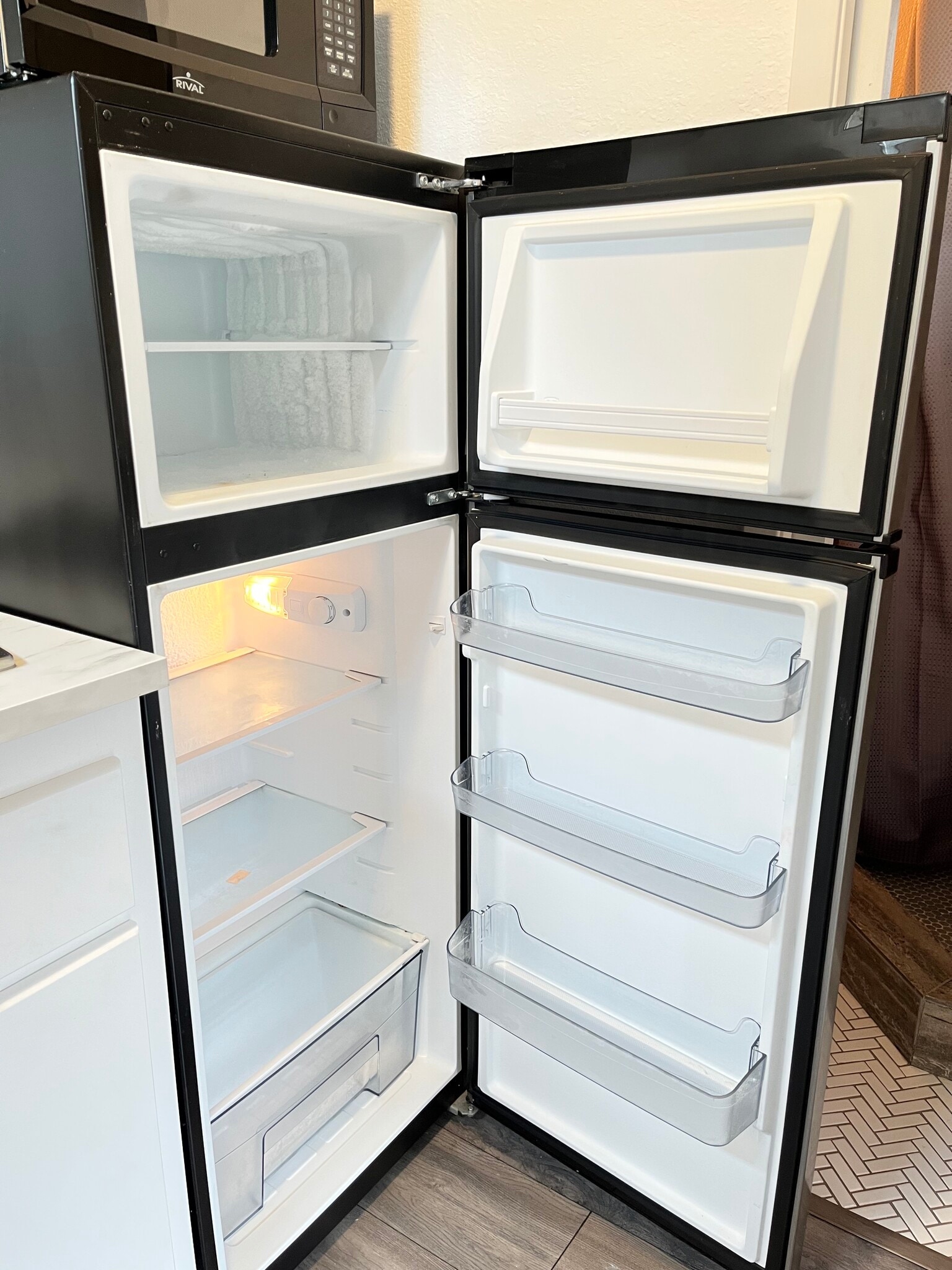 Building Photo - 1170 Esperanza St