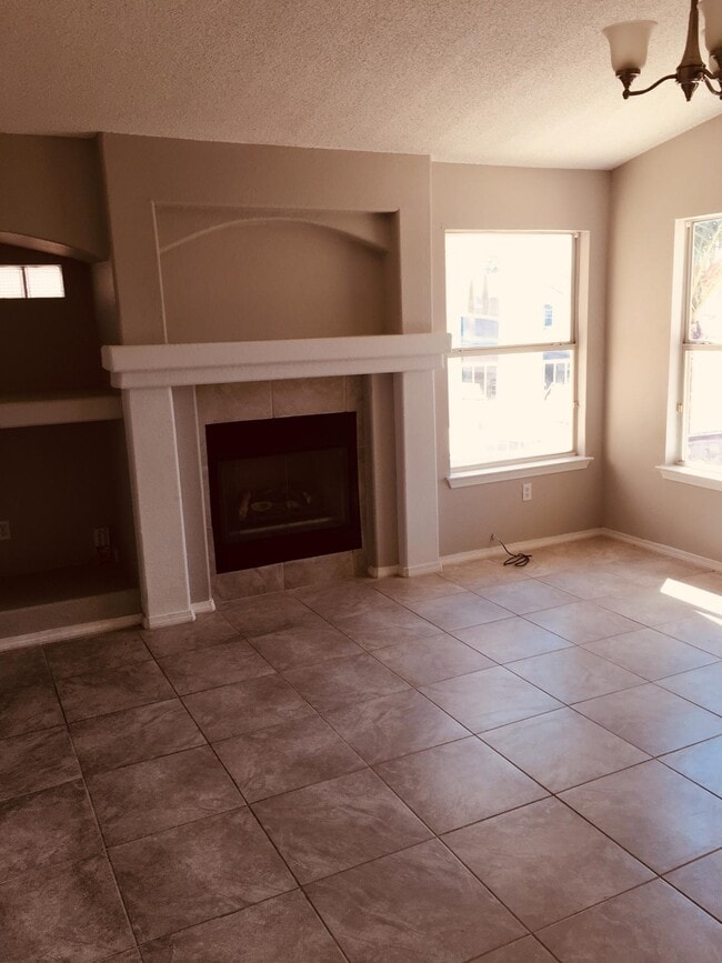 Building Photo - 5429 Roger Maris Dr