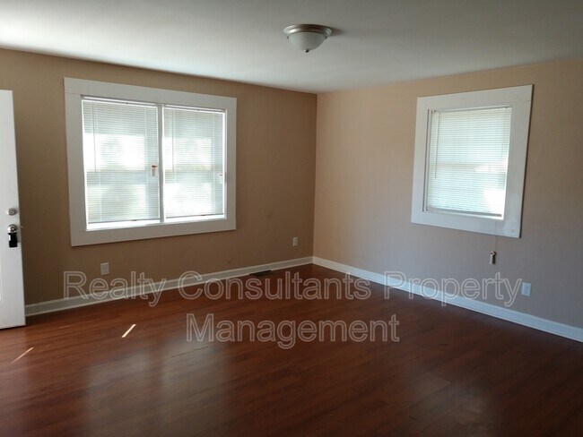 Building Photo - 106 Jessup St