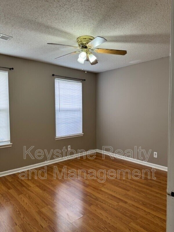 Building Photo - 1127 Keith Ave