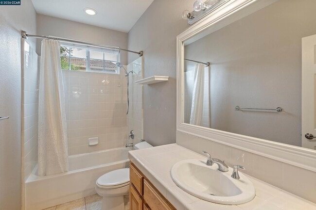 Building Photo - 350 Caroni St