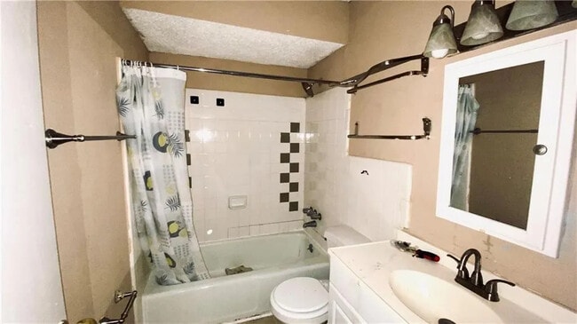 Building Photo - 2117 Giuffras Ave