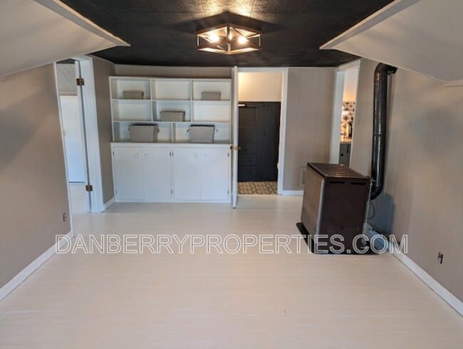 Building Photo - 301 E Bigelow St