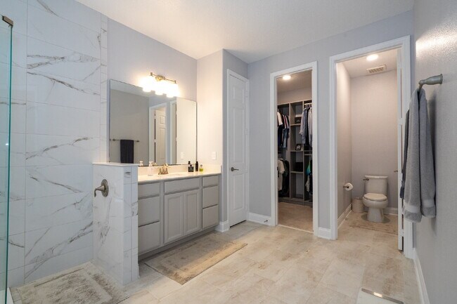 Building Photo - "Spacious 4-Bedroom Retreat with 3 Full Baths in Winter Garden's Serene Sanctuary"