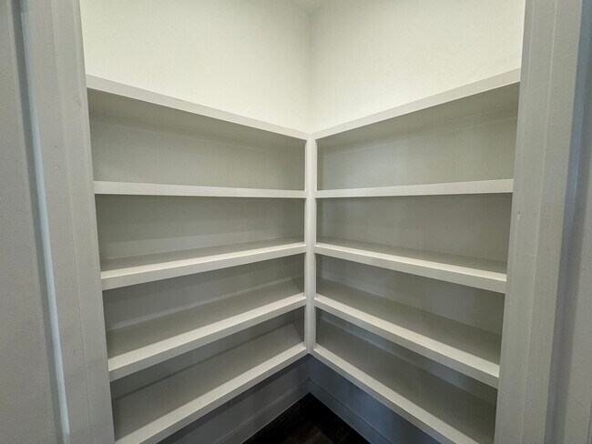 Building Photo - 3002 Skyline Mesa Dr