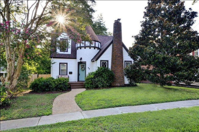 Primary Photo - 40 Manteo Ave