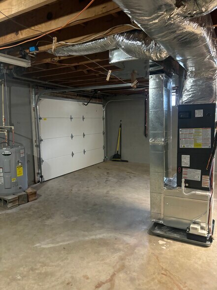 Building Photo - 208 Ricker Ave