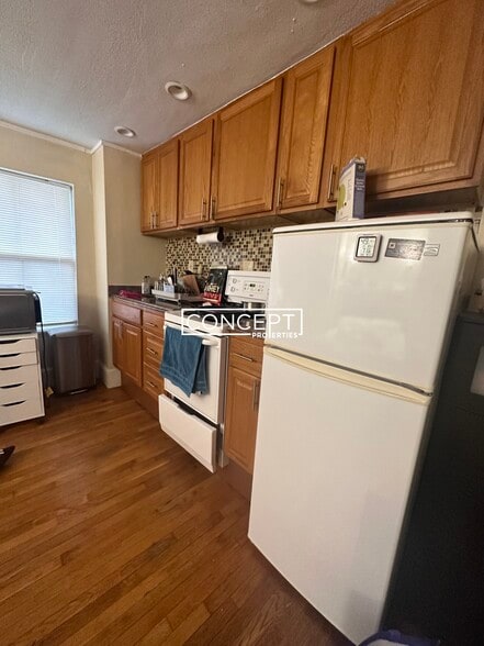 Building Photo - 90 Myrtle St