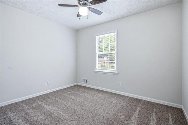 Building Photo - 1600 Sugar Plum Dr SW