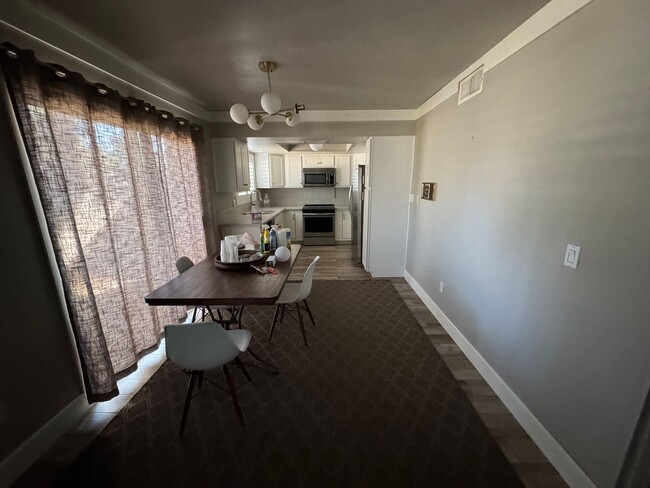 Building Photo - Beautiful Townhome in Tempe! Perfect Locat...