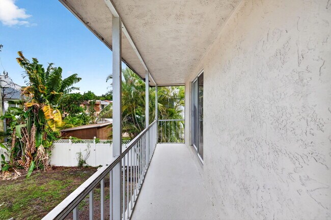 Building Photo - 5424 SW 44th Terrace