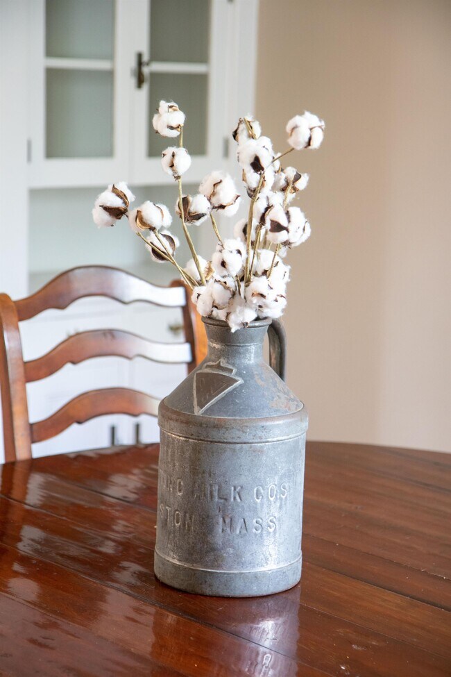 Building Photo - 37 Main Rd N