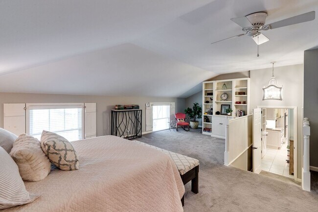 Building Photo - Shy's Hill Road Rental
