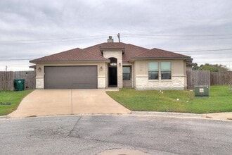 Building Photo - 7202 Lake Melody