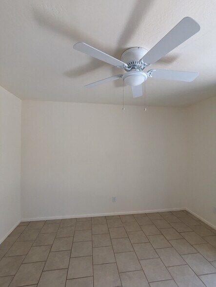 Building Photo - 90 E Cliff House Dr