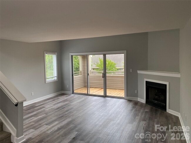 Building Photo - 14550 Waterside Dr