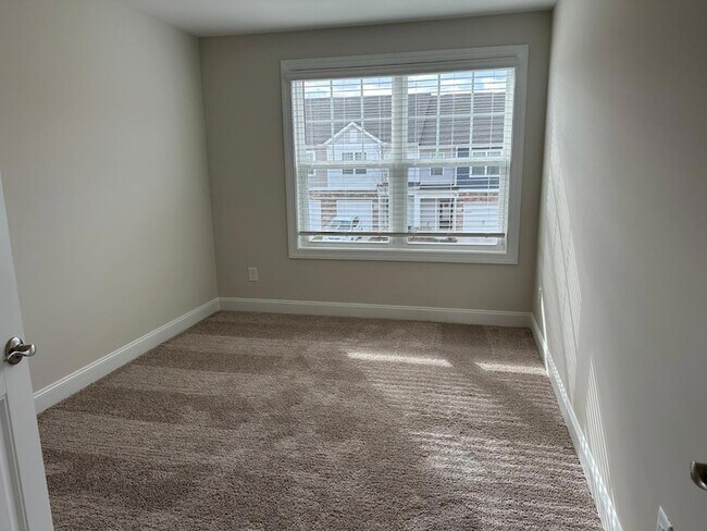 Building Photo - 6905 Thalweg Dr