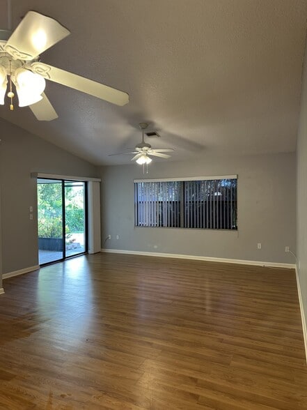 Building Photo - 9331 Tacoma Ave