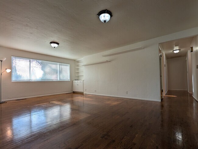 Building Photo - Charming 3 Bedroom, 1 Bath With Large Yard & Great Patio Space!