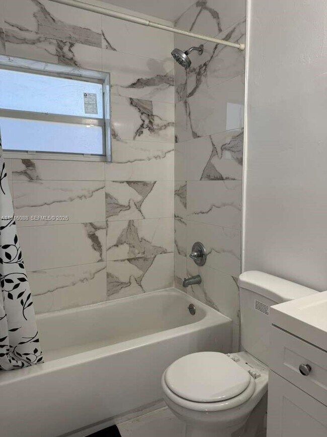 Building Photo - 2150 NW 24th St